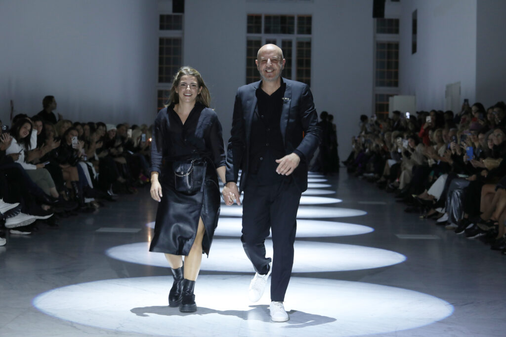 FABIAN ZITTA deslumbro con su colecciòn DOMO en la semana de la moda de DESIGNERS BA