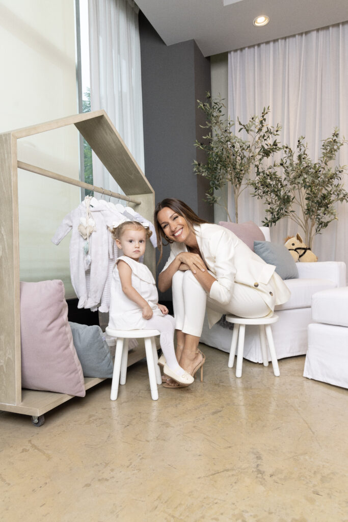 Pampita by Fontenla marca tendencia con su nueva lìnea de muebles Babys & Teens