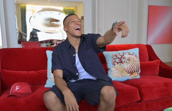 Mbappe, playa y jenga en unas divertidas vacaciones en Faena Hotel en Miami Beach