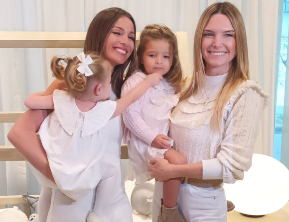 Pampita presentò su capsula de muebles para niños junto a su hija Ana y celebridades.