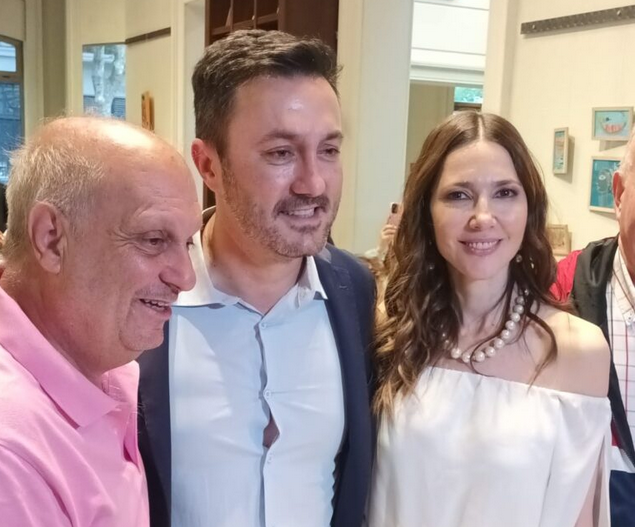 El libro de Cristina Perez tuvo un discreto estreno pero con la presencia especial de su pareja Luis Petri.