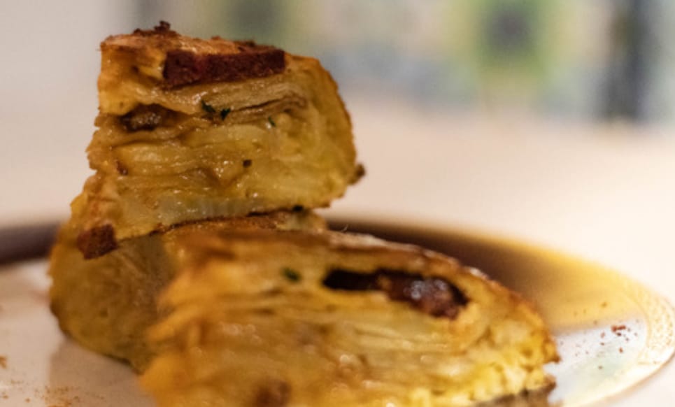 La gran tortilla española se encuentra en «El Casal de Catalunya» en Buenos Aires