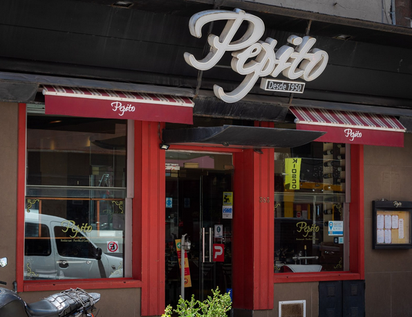Pepito Bodegon uno de los restaurantes màs populares y concurridos de Buenos Aires cumple 74 años.