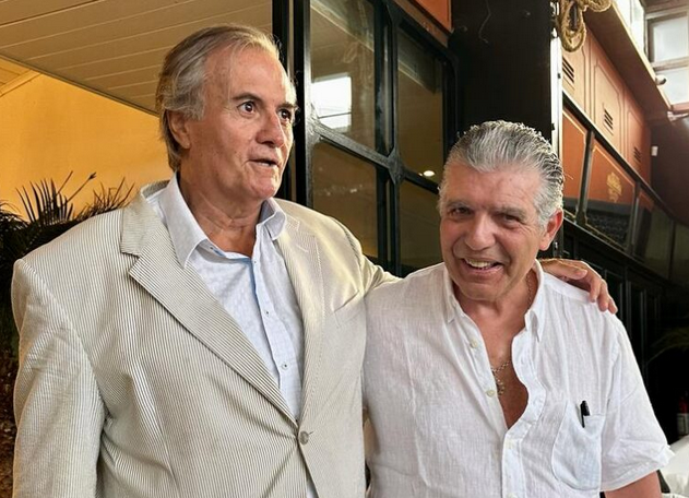Carlitos Paez Vilarò y Ricardo Alvarez Rojo, un encuentro esperado en la presentaciòn del film «La sociedad de la Nieve»