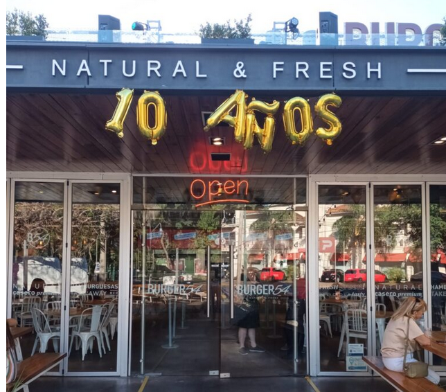Burger 54 celebra sus 10 años,una experiencia ùnica en hamburguesas, en pleno crecimiento