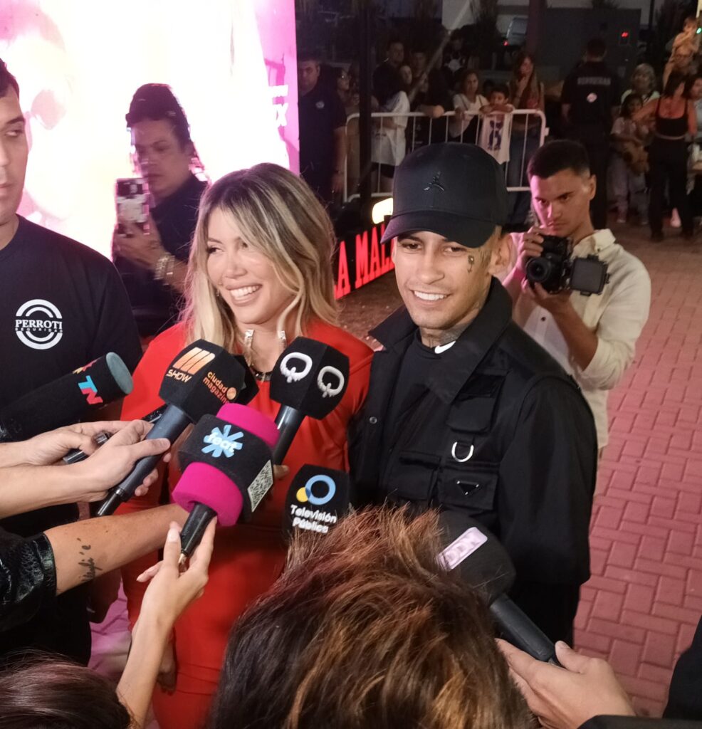 «Amor Verdadero Remix» la canciòn de Wanda y L-Gante, el èxito y el amor los acompaña.