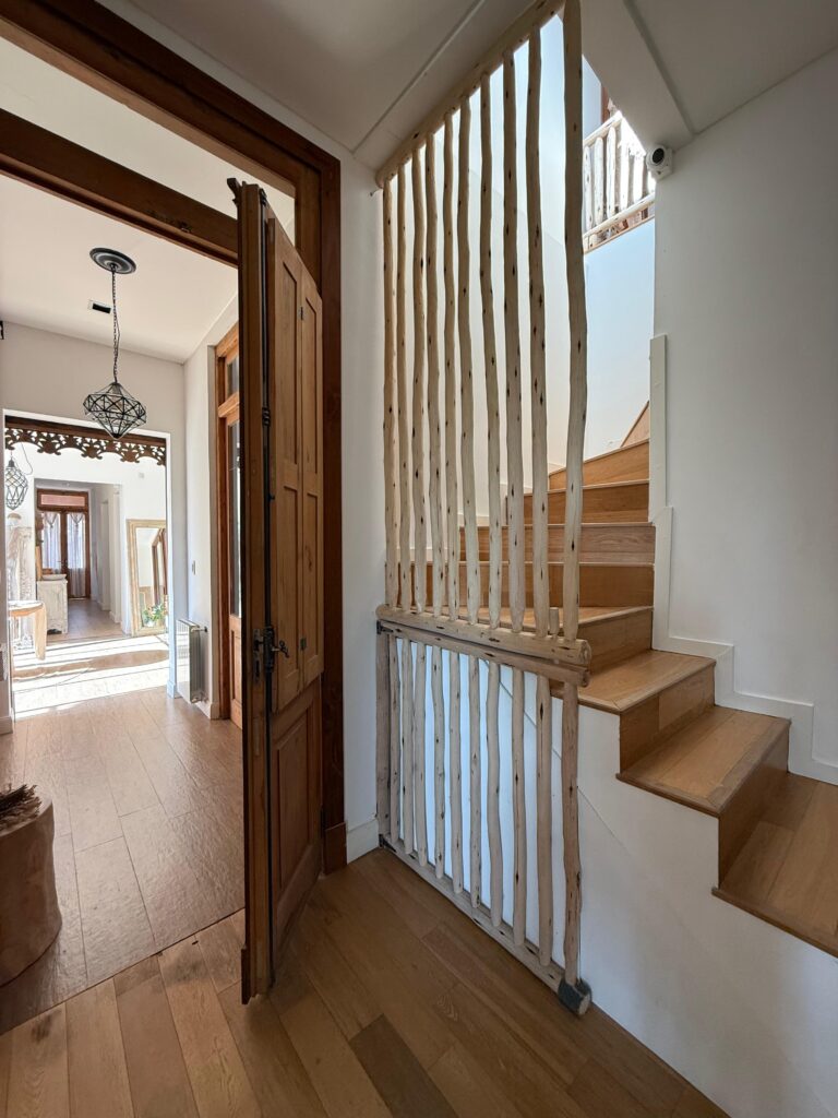 Nuevas tendencias: Separadores y paneles en madera, una alternativa simple y versàtil