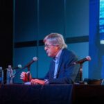 Alejandro Roemmers deslumbró con “Todo lo inolvidable” y reveló inéditos de Borges en una noche inolvidable en la Feria del Libro