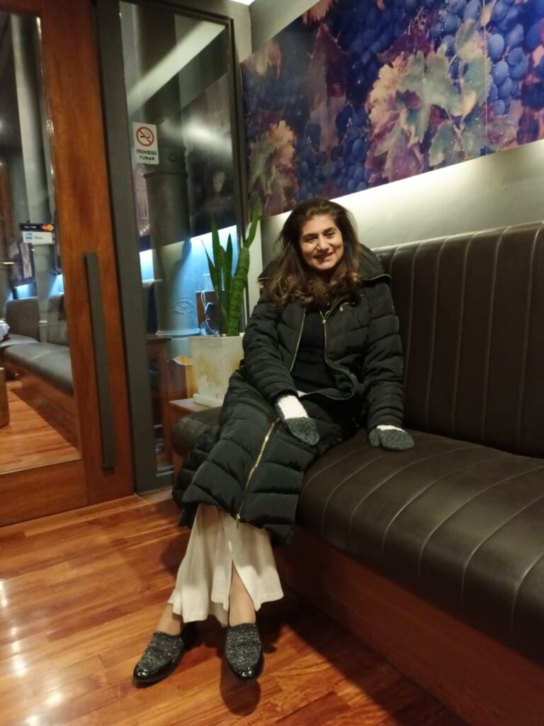 Noche española en Buenos Aires: Gacela Menem eligió Siete Ríos para una salida otoñal