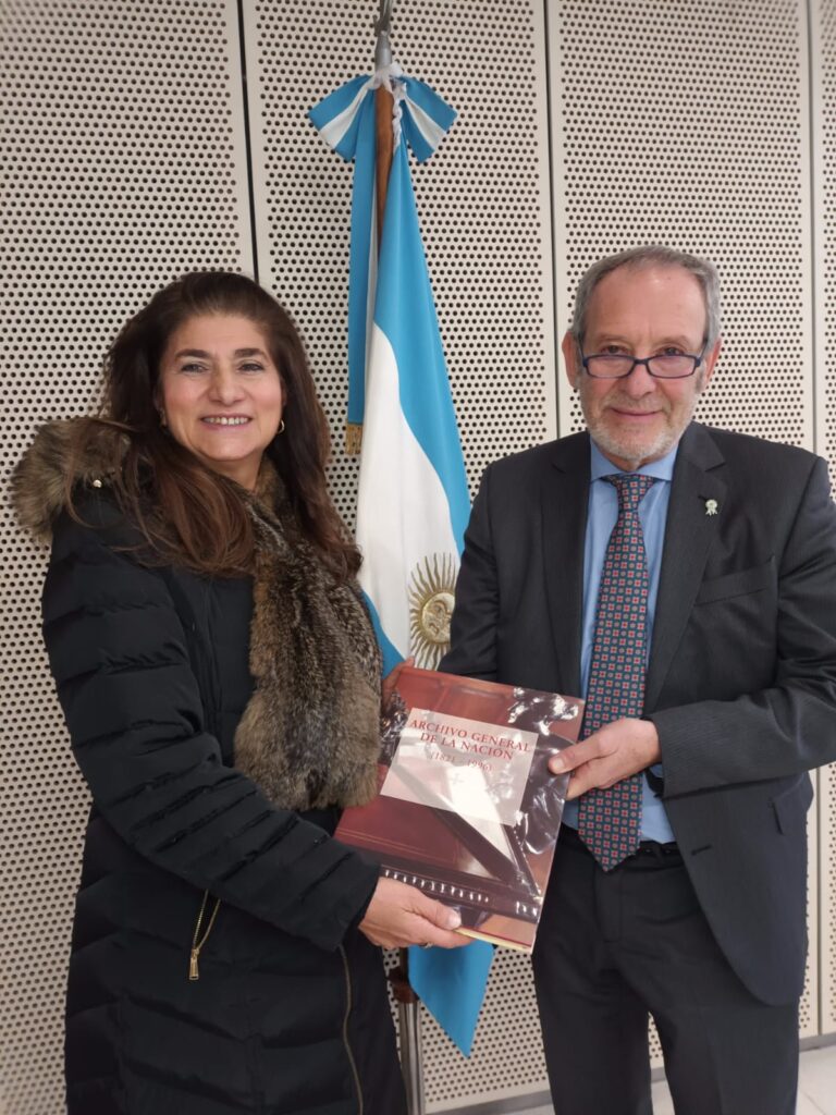 Gacela Siman Menem visitó el Archivo General de la Nacion en Buenos Aires