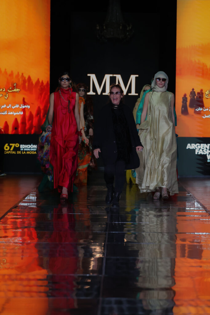 Marisa Marana presentó “Arenas del Desierto”: un desfile donde el glamour se encuentra con el espíritu nómade en Argentina Fashion Week